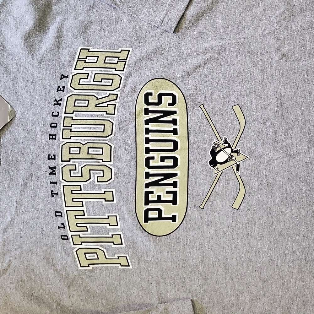 XL Pittsburgh Penguins Hockey tee